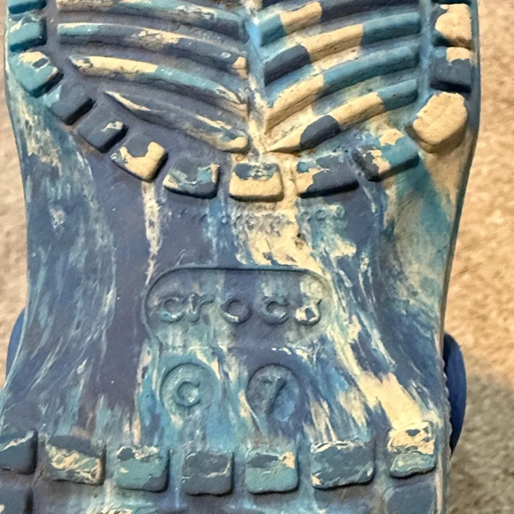 CROCS blue tie